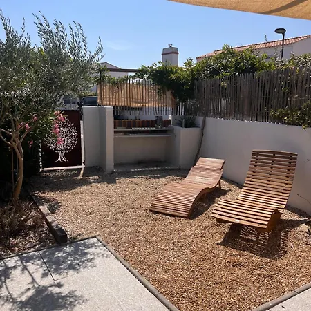 Les Agapanthes Holiday home *